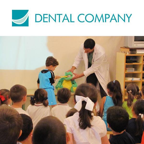La clínica Dental Company Lebrija, acerca la utilización del cepillo de dientes al colegio Reina Fabiola de Alcalá de Guadaíra
